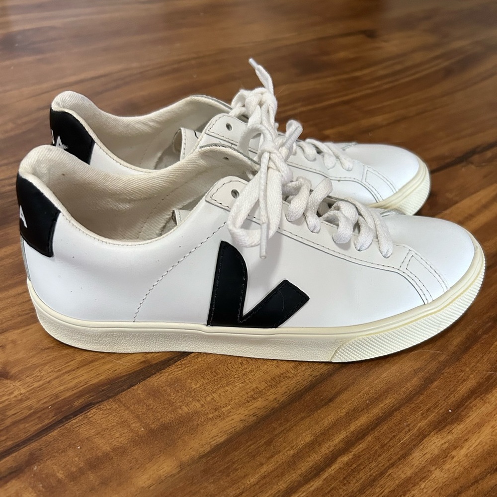 Women’s Veja’s